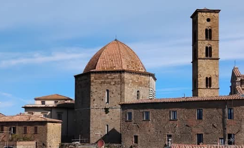 viaggio di gruppo volterra e san gimignano
