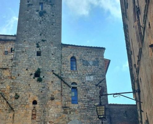 viaggio di gruppo volterra e san gimignano
