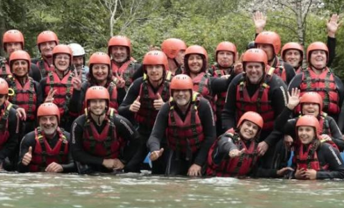 viaggio di gruppo valle aurina rafting e fly line
