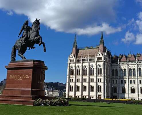 viaggio di gruppo pasqua budapest666044471_1556444186490366_554917283904343311_n