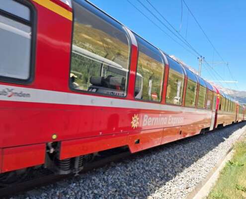 viaggio di gruppo trenino bernina746493903_2502211523559284_7540008993643579825_n