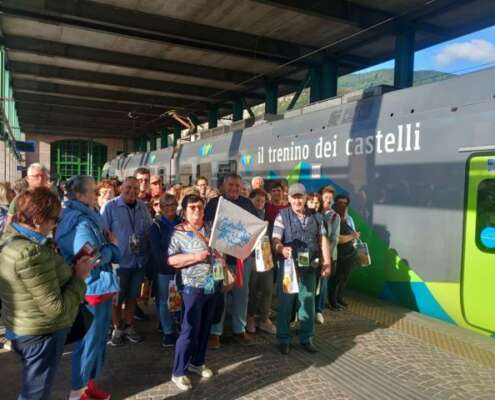 viaggio di gruppo trenino dei castelli784197717_1369726438476079_4028290509605615439_n