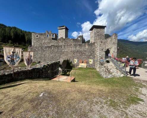 viaggio di gruppo trenino dei castelli786543137_1097335369491549_3280694532784470500_n