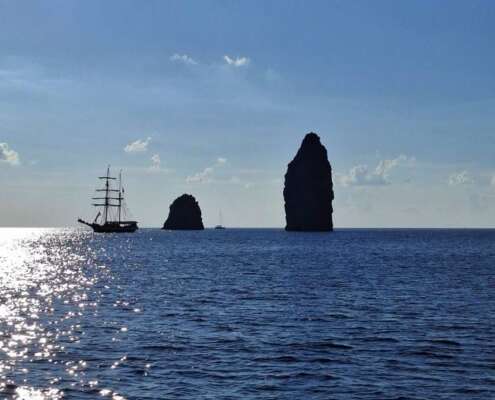 viaggio di gruppo alle eolie837397813_1732197545581695_6862315666837915924_n viaggio di gruppo alle eolie
